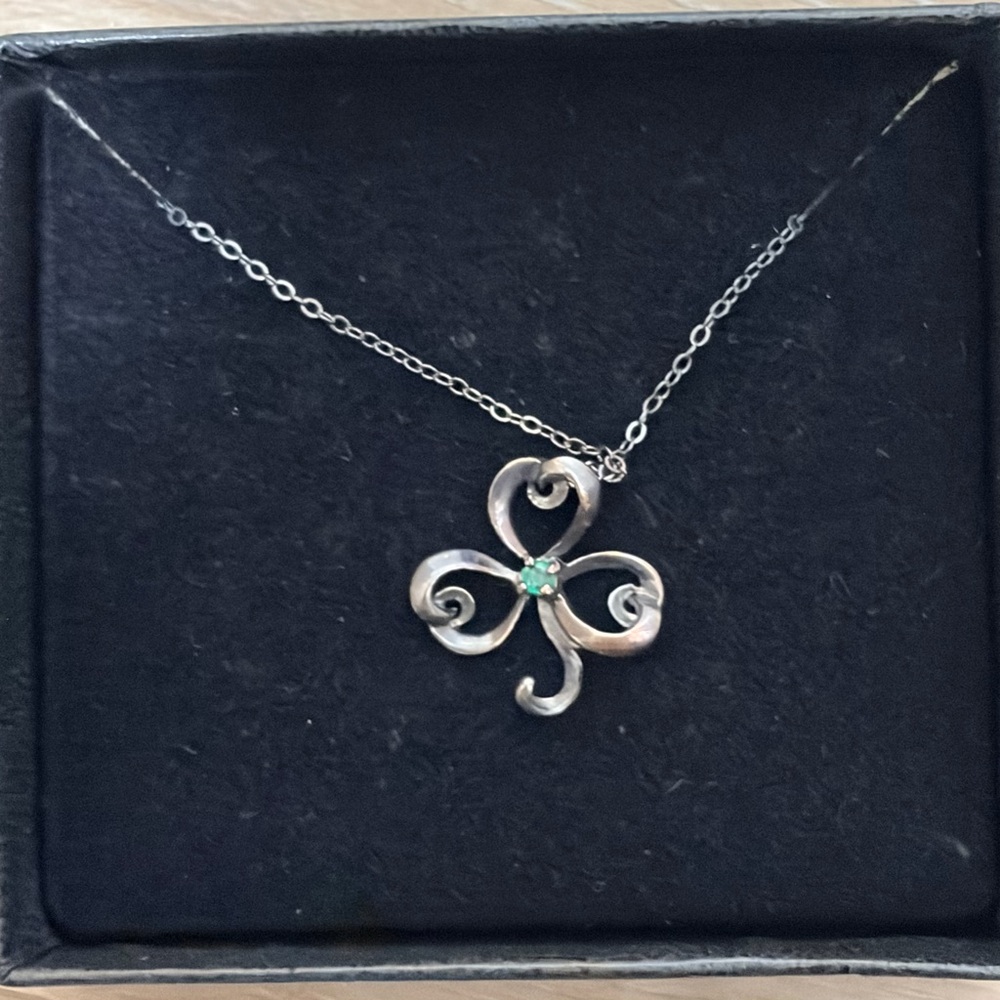 Franklin Mint Sterling Silver Shamrock Necklace 🍀 w/ COA & Box